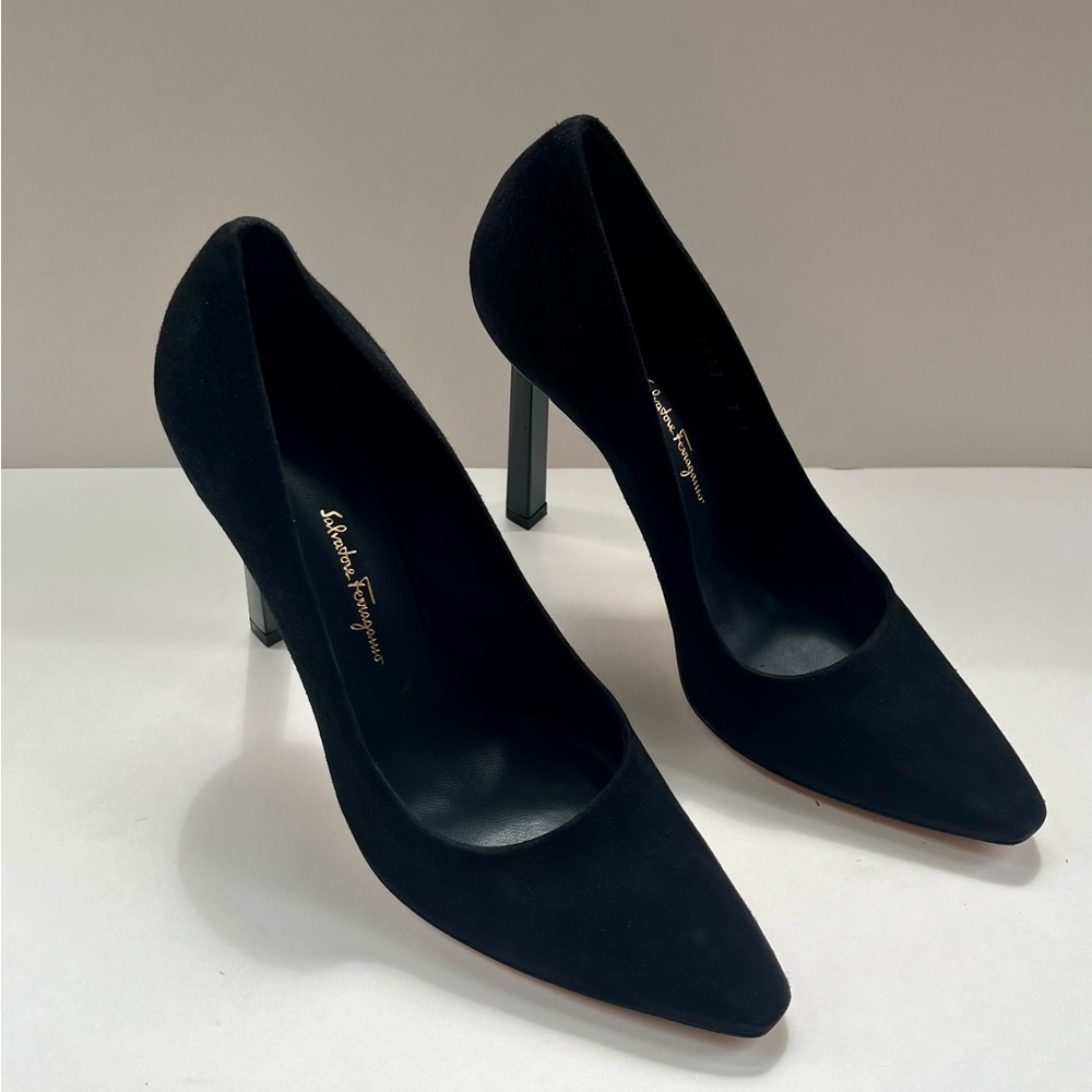 BRAND NEW Salvatore Ferragamo Justina X Black Suede heels